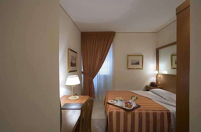 Hotel San Giorgio Napoli Oda fotoğraf